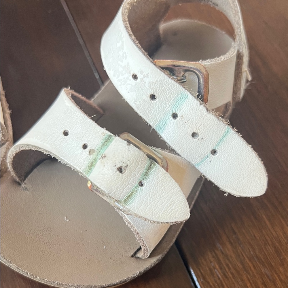 Sun San white Kids Sandals with Buckle Straps 3 - Picture 5 of 6